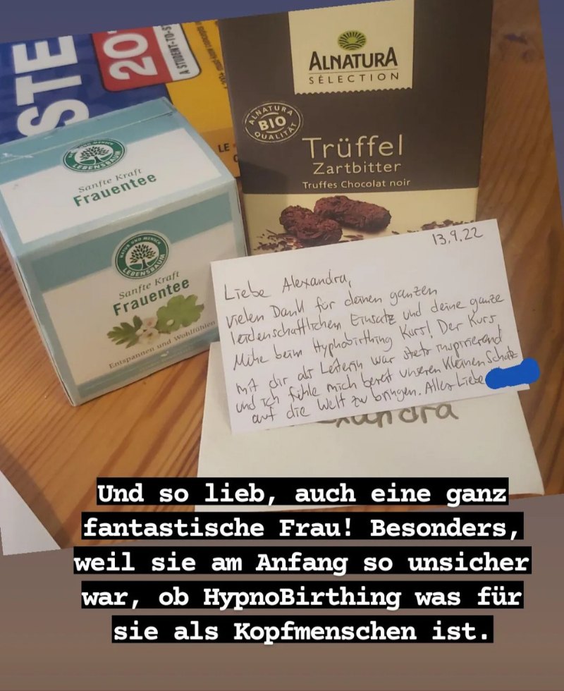 Handgeschriebene Dankeskarte einer Kundin, die am Anfang unsicher war, ob HypnoBirthing etwas für sie als Kopfmensch ist.